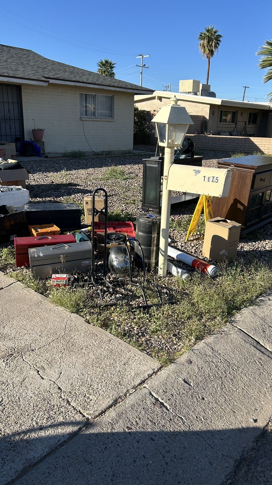 SUNDAY YARD SALE