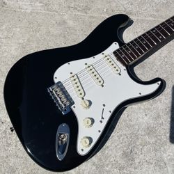 🇯🇵1994 Fernandes LE-1 Z Stratocaster – MIJ Japan – Perfect for Kurt Cobain Vandalism Project