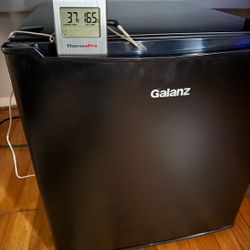 Galanz Mini Fridge