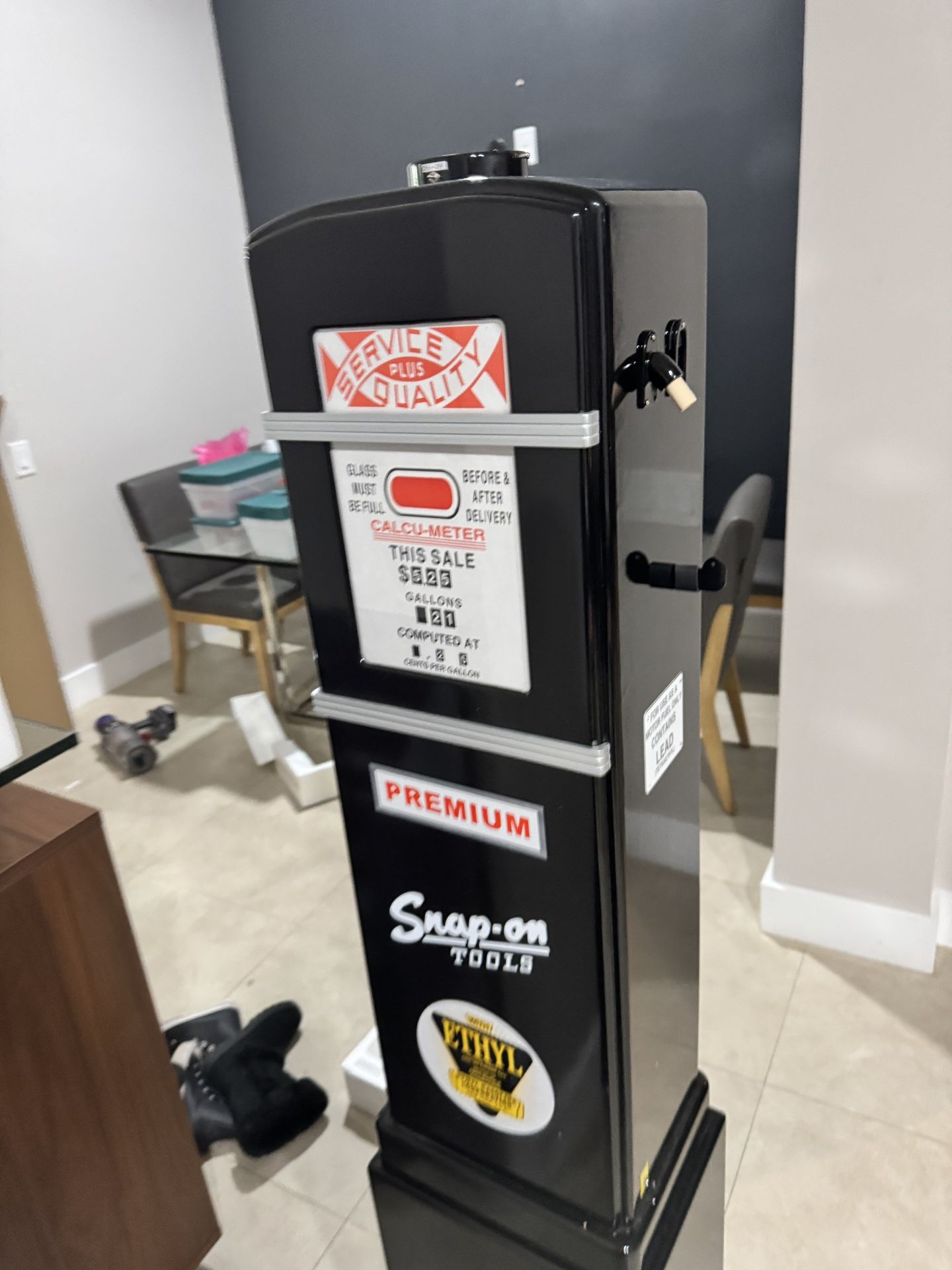Snapon Gas Pump Display Case
