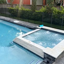Free pool safety fence