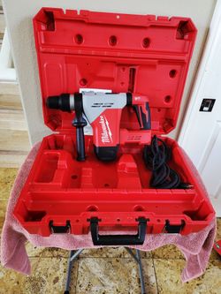 Milwaukee 1-9/16 in. SDS-Max Rotary Hammer.(slightly Used)