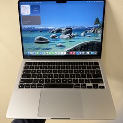 MacBook Air M3 2024