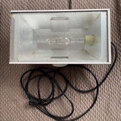 600w HPS bulb with enclosed reflector, fan connectable 