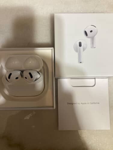 AirPods Gen 4 NEW SEALED