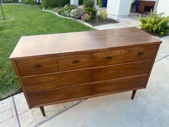 Vintage Mid-Century Modern Ward Furniture Lowboy Dresser (6 Drawer)