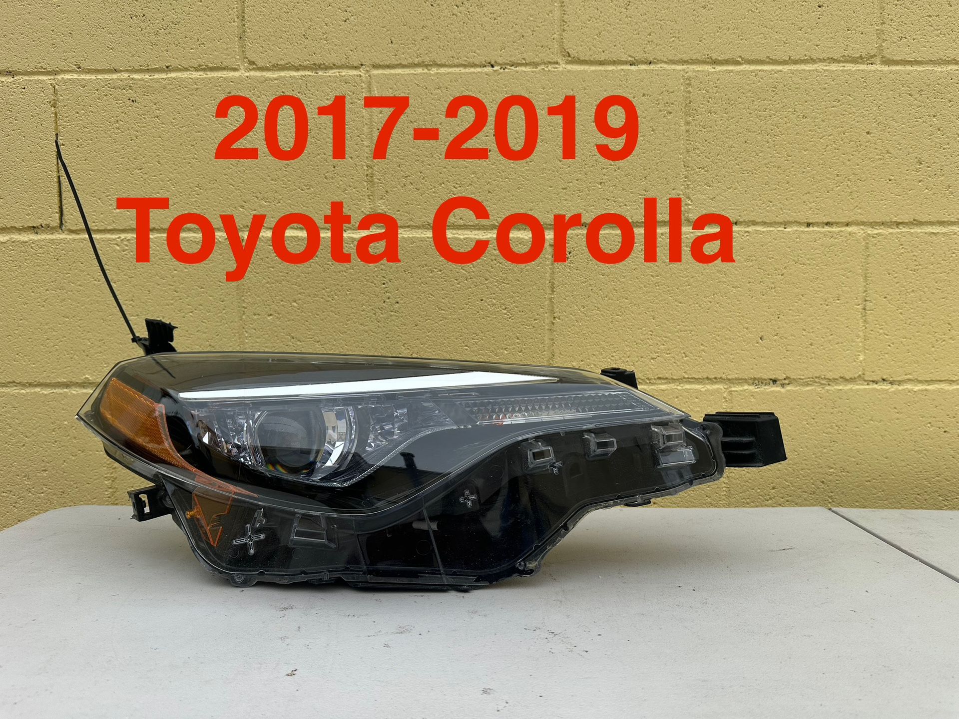 2017-2019 Toyota Corolla Headlight OEM