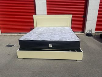 Cama king italiana color crema