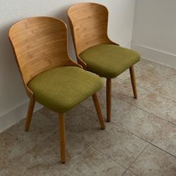 2 Matching Chairs