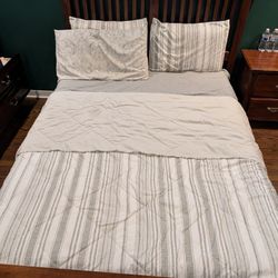 Full Size Bed With Box And Mattress