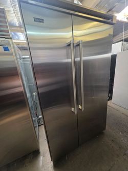 48" VIKING BUILT IN STAINLESS STEEL REFRIGERATOR