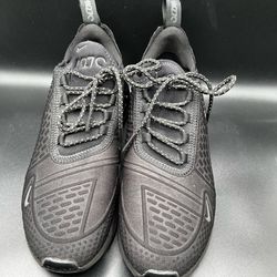 Nike Air Max 270 Triple Black Size 5Y/Women's 7.5 /EUR 38 Pre-owned