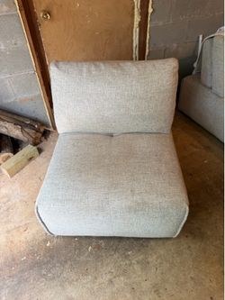 2 Extendable Chaise Lounge chairs