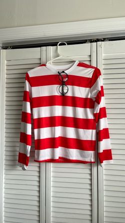 Where is Waldo shirt and glasses slightly used