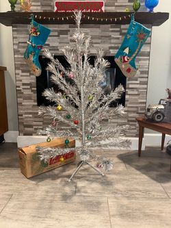 Vintage MCM Retro 1950’s US Silver Tree Co. Scranton PA 4.5Ft. Aluminum Christmas Tree