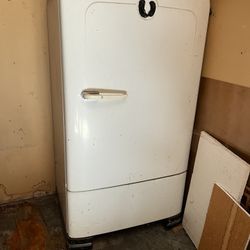 Vintage freezer 