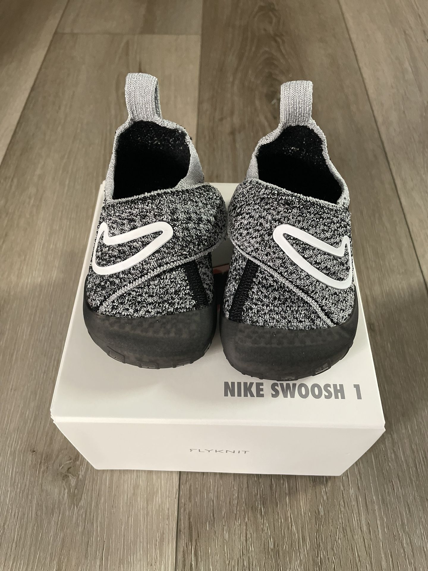 Nike Swoosh 1 Toddler Flyknit 4c