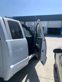 Pats Door 2006 Dodge Dakota passenger Door white color door