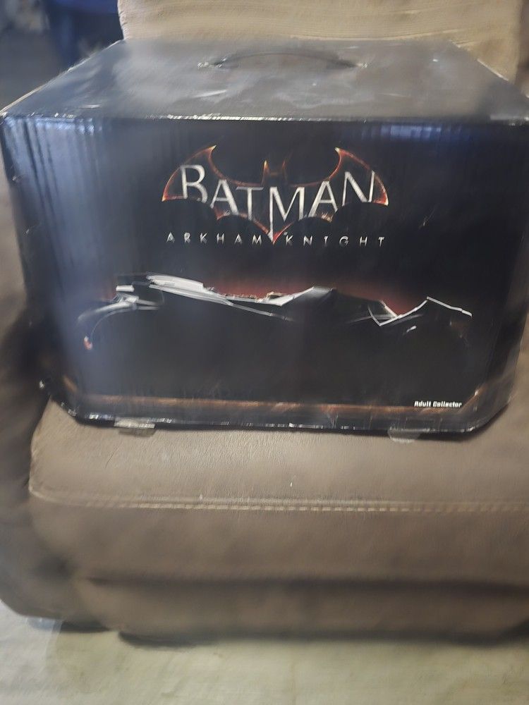 DC Universe
DC Comics Batman Arkham Knight Batmobile