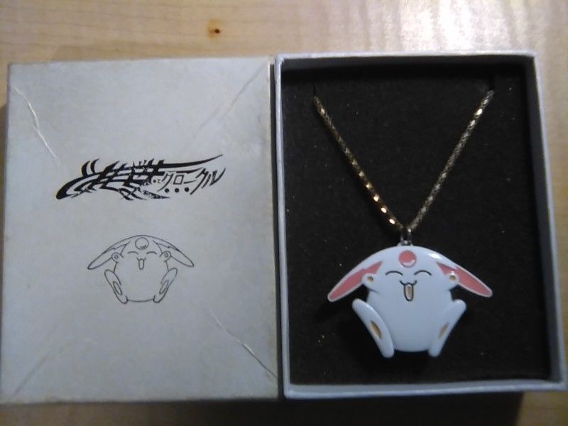 Silver Tone Necklace/Bunny Charm-watch