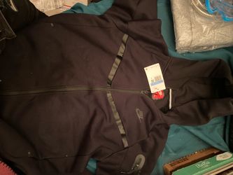 Black Nike tech