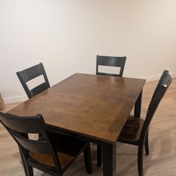 Expandable Table With Chairs