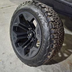 SILVERADO WHEELS BLACK WIDOW EDITION TIRES BFG 35X12.50R22 PRICE 950