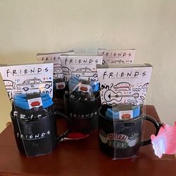 4 FRIENDS MUG GIFT SET* HOT CHOCOLATE * SOCKS