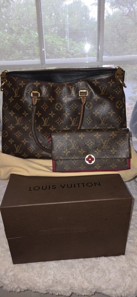 LOUIS Vuitton MONOGRAM PALLAS & Wallet