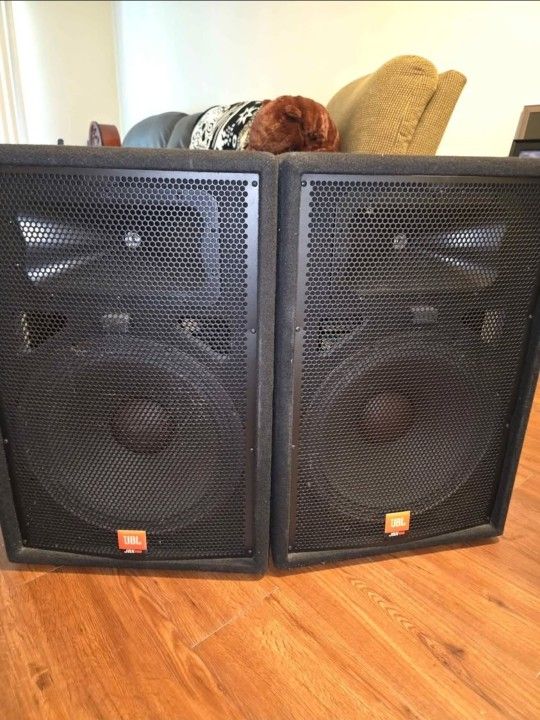 2 JBL JRX100(115) Speakers