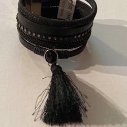 Viantage Women Bracelets With Charms Multi-Layer Fashion Unique Wrist Trinket Bracelets For Women Magnetic Clasp