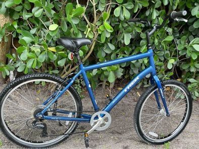 26 TREK SHIFT 1— 7 SPEED READY TO RIDE FRAME SIZE LARGE TUNE UP DONE ✅