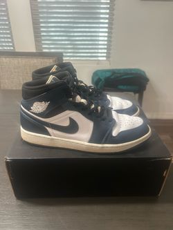 Size 10.5 - Jordan 1 Mid ‘Armory Navy’