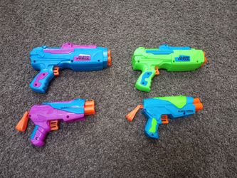 4 Buzz Bee Toys dart blasters (darts included)