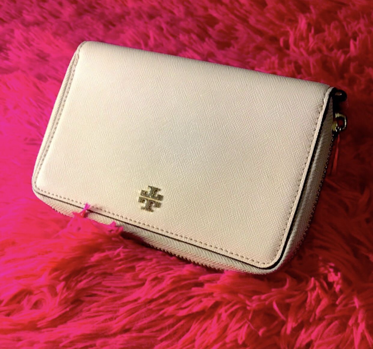 Tory Burch wallet for Sale in Cypress, TX - OfferUp
