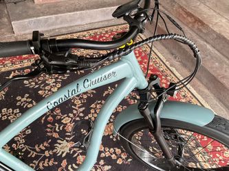 Electric bike coastal cruiser 52 V like new