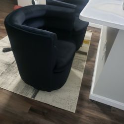 2 Swivel Chairs