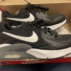 Used: Women's Air Max Excee Size 7.5