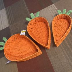 NEW 3 Carrot Shaped Wicker Bread Baskets T