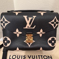 Authentic Louis Vuitton Pochette Métis crossbody handbag🖤✨