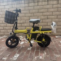 Folding electric bicycle