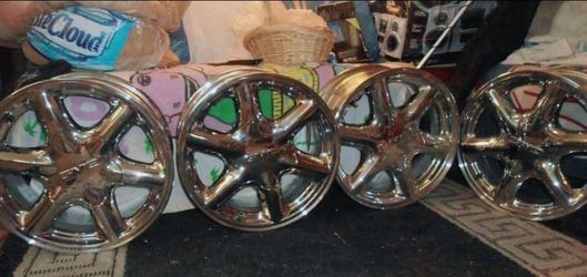 Set of 4, 16x7  Denali/Yukon Rims