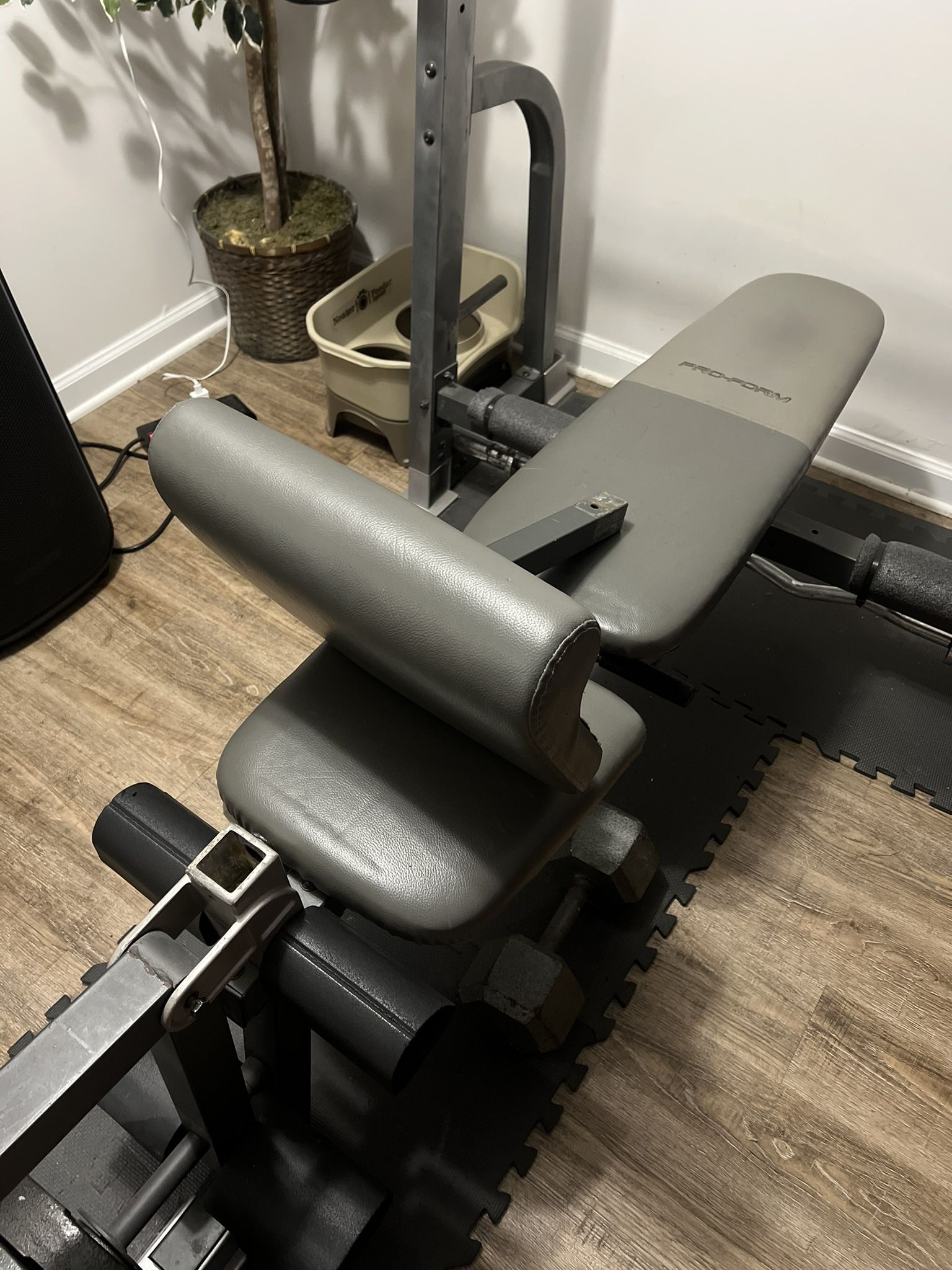 Weight Bench/Squat Rack