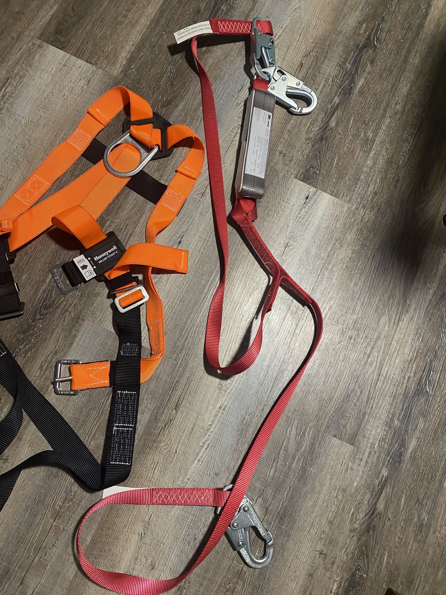 Miller Harness With 6Ft Lanyard 
