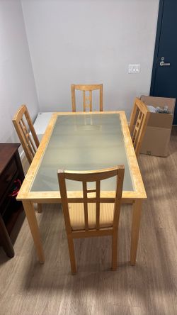 Table With 4 Chairs