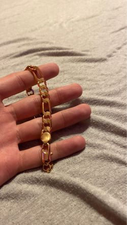 gold figaro bracelet- 8 inch