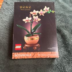 Lego Mini Orchid UNOPENED