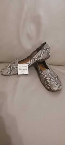 A.N.A gray snakeskin flats 9