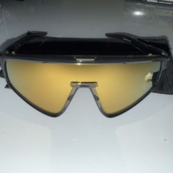 Oakley Latch 