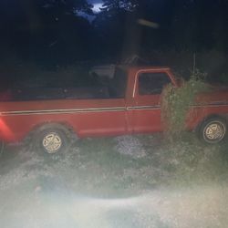 1977 Truck  Read  Description 